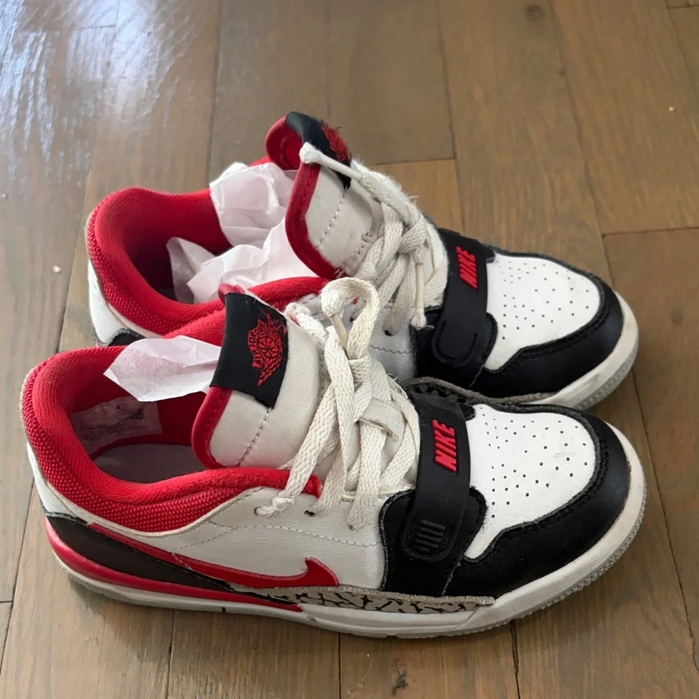 Nike Kids Sneakers White Black Red Low-Top 12c - Picture 1 of 9